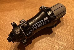 Acros Nineteen XC 28L 135mm Schnellspanner