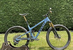 Pivot Cycles Trail 429 Large Corbon LRS, Fox Factory, AXS, TRP