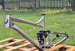 Banshee Titan V3.2 Gr. L Rahmen mit Fox X2