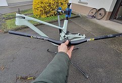 Burgtec × Deity Kombi