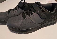 Endura MT500 Schuhe Gr. 44 grau Clipless Klickschuhe