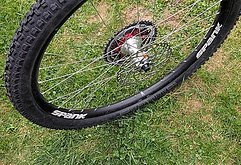 Spank Oozy 345 auf Spank Hex