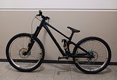 Raaw Madonna V3 | Rahmen | Medium | Schwarz | inklusive Öhlins Fahrwerk