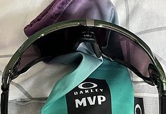 Oakley Jawbreaker MVP mit Prizm Road Jade Gläsern. Brille auf 150 Stüc