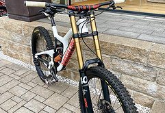 Santa Cruz Bicycles V10