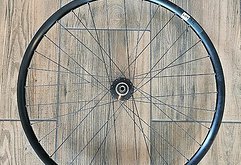 Newmen Performance 25 Vorderrad DH-UR705 Dynamo 28/29 Neu