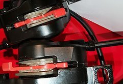 Shimano DEORE BR-MT410 Vorne + Hinten SET SCHEIBENBREMSE inkl. Scheiben !! NEU !!