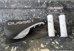 Gusset Matt Jones Signature Pivotal Dirtjump Sattel & Griffe