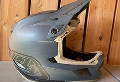 Troy Lee Designs D4