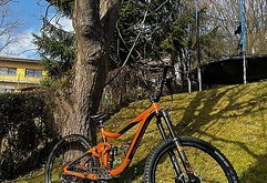 Giant 2018 Reign M 27.5