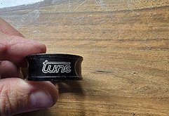 Tune Schraubwürger Sattelklemme 34,9mm schwarz (31.6)