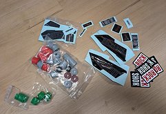 RockShox und Fox Bottomless Tokens + Decals