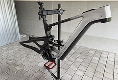 Crestline RS180 RH2 MX 2025 Bosch CX5 Framekit