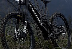 Santa Cruz Bicycles V10 Downhill Bike Size XL