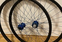 Light Carbon + Hope Pro 5 Strong Wheelset