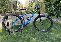 Cube Top ausgestattetes und leichtes 27.5“ und 16“ Carbonrahmen