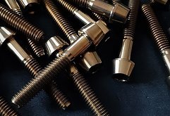 Ti-Suspension Bremsen Schrauben Titan 2x bronze M6x35 NEU