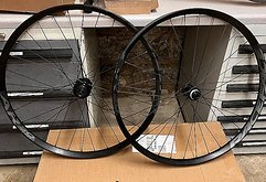 Raceface AR30 Offset 29" Laufradsatz mit Shimano Naben Centerlock/Microspline *NEU*