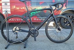 Airstreeem Storm Marathon Disc BLK Ultegra/105 Custom 8,2kg Neu