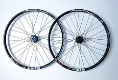 WTB Frequency i23 Team Laufradsatz 27,5" DT Swiss 370 15x100mm12x142mm HG