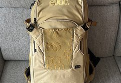 Evoc Neo 16L Gold Protektor-Rucksack
