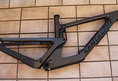 Santa Cruz Bicycles SANTA CRUZ Nomad V6 C Rahmen Gr. M matte carbon - top Zustand