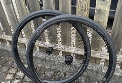 Bontrager NEU - Paradigm Comp 25 Laufradsatz für Gravel Rennrad