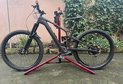 Trek Fuel EXe XL, Manitou Mezzer Pro, RockShox SuperDeluxe Ultimate, Saint