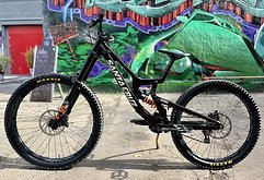 Santa Cruz V10 7 CC DH S MX, Mullet, Größe M, Farbe Oxblood
