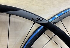 Newmen Laufradsatz 29" Boost Fade Microspline *Top Zustand*
