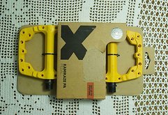 Sixpack Kamikaze PA Pedale - neu, unbenutzt und in OVP yellow