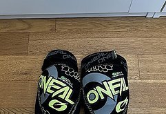O'Neal Dirt Knee Guard Youth L / XL Top-Zustand