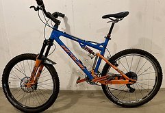 Nicolai Virus/Bass in Blau-Orange Größe M, mit guter Ausstattung