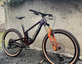 Foto von Santa Cruz Bicycles Hightower 2023 Custom Gr. L (Enduro/MTB)