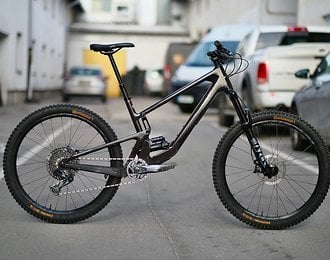 Foto von Santa Cruz Bicycles 5010c - Large - Lyrik Ultimate, Hayes Dominion, CascadeLink, GX Eagle