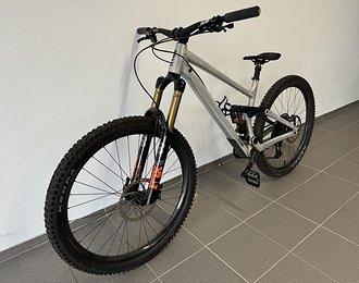 Foto von Raaw Madonna V2.2 L, FOX X2+38er, Direttissima, Transmission XO, Enve!!