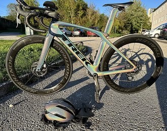 Foto von Trek MADONE Projekt One Prismatic Pearl