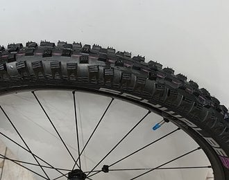 Foto von Schwalbe Magic Mary + Big Betty 29x2,4 Super Downhill ultra soft