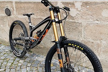 YT Industries YT Tues CF Pro Race L 2017 Bikemarkt.MTB News