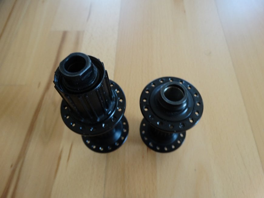 Shimano FH- MT400- B/ HB- MT400- B | Bikemarkt.MTB-News.de